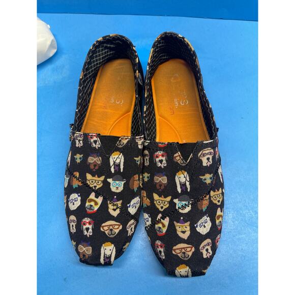 TOMS Womens Black Flats Dogs Print Lightweight Slip On Shoes Sz W 8.5 - Picture 9 of 10